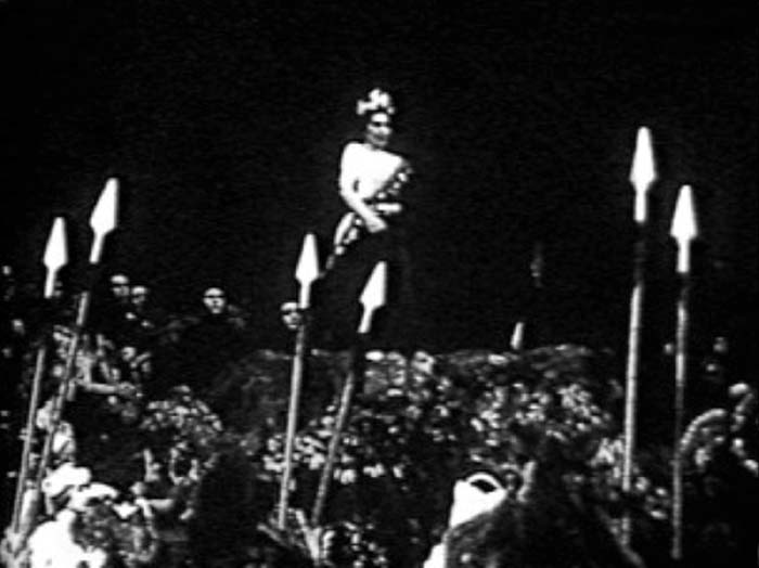 tr10_01_.jpg (38450 bytes)