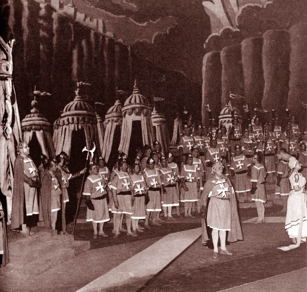 01_025_.jpg (217998 bytes)