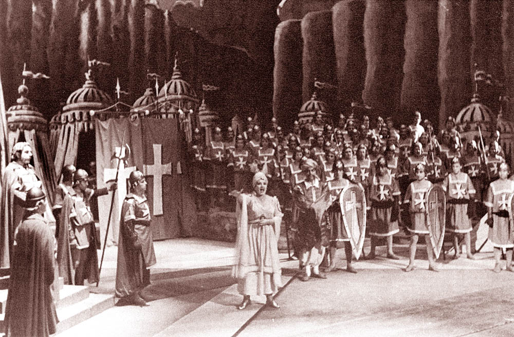 01_04_.jpg (195645 bytes)