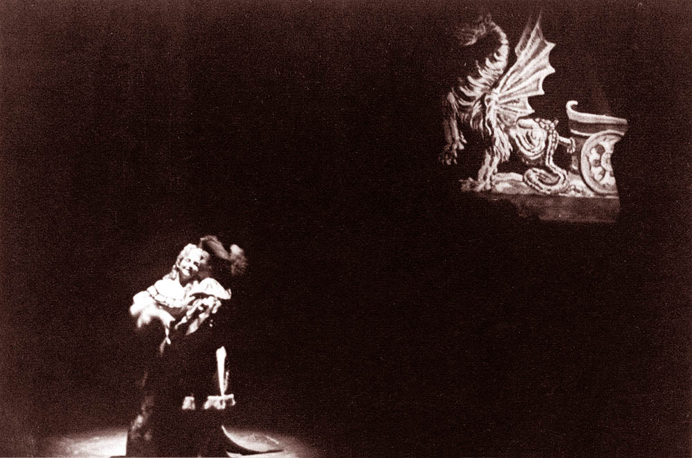 02_033_.jpg (133292 bytes)