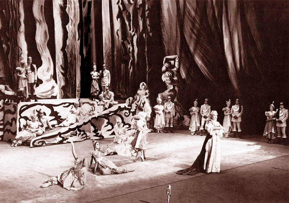 02_07_.jpg (182738 bytes)