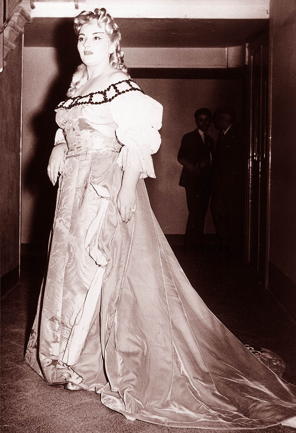 02_13_.jpg (199591 bytes)