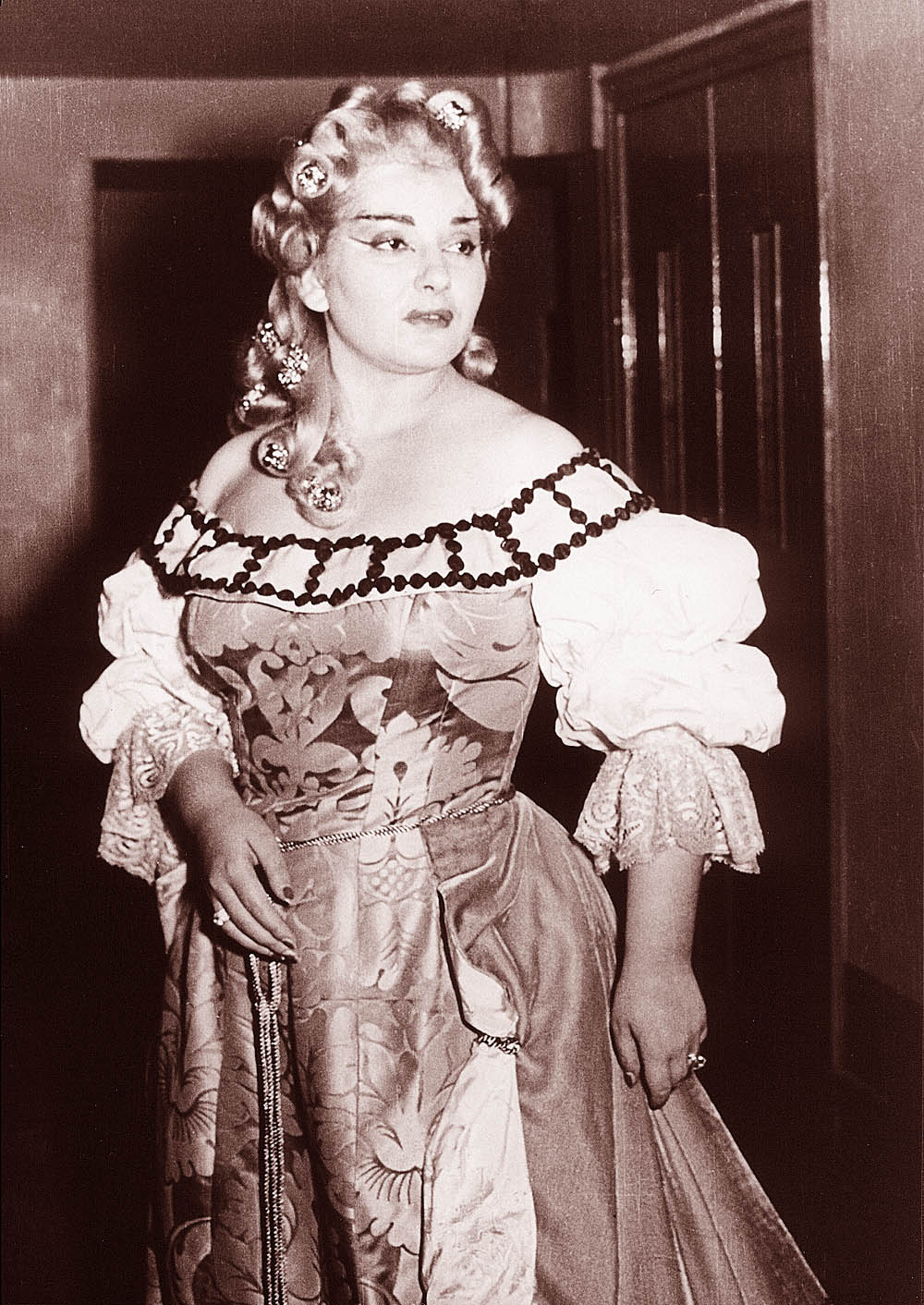 02_14_.jpg (239978 bytes)